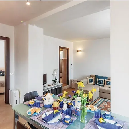 Beautiful In Pitelli -sp- With Kitchen Apartment