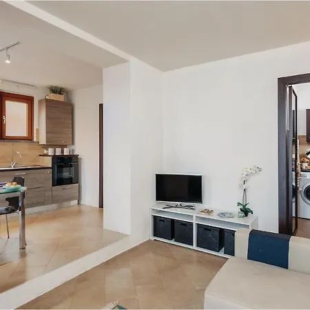 Beautiful In Pitelli -sp- With Kitchen Apartment La Spezia