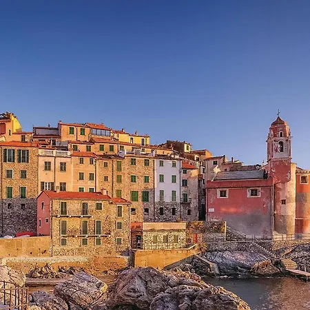 Beautiful In Pitelli -sp- With Kitchen La Spezia